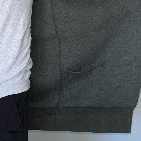 Lululemon - Picture 5 of 8